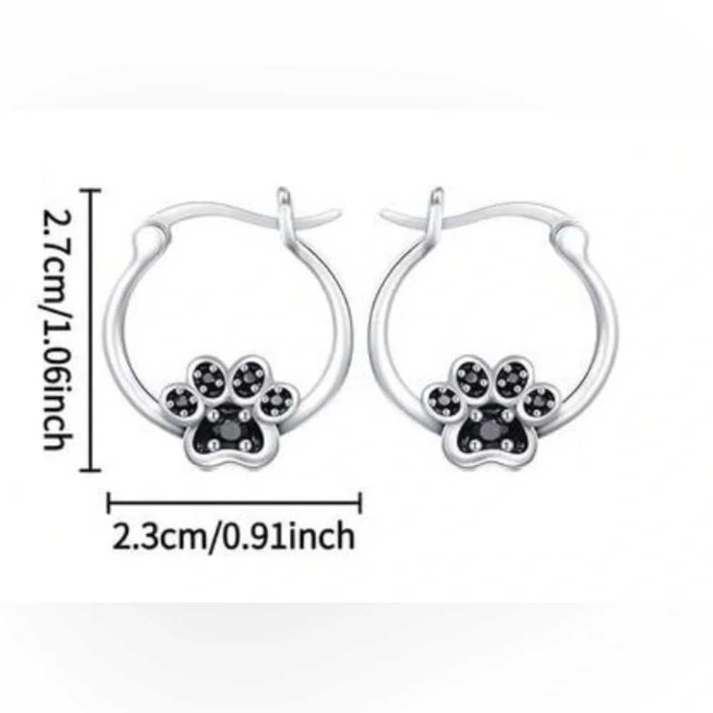 🌹 Hoop Earrings with Black Paw Print‎